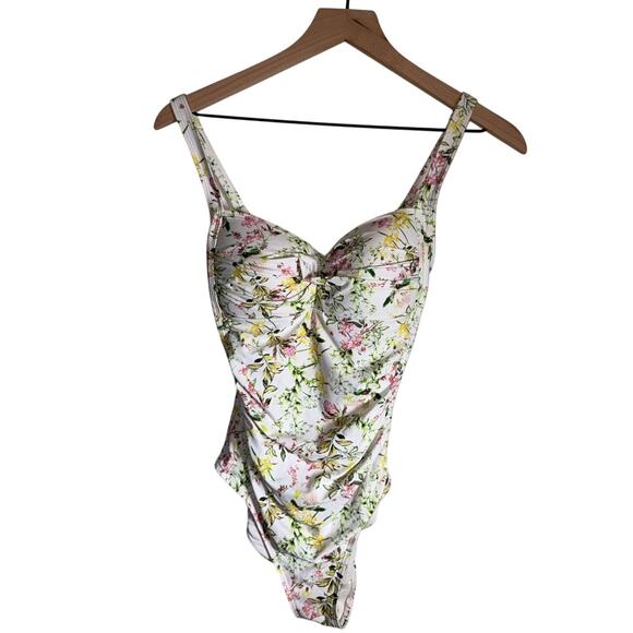 Miraclesuit Other - MIRACLESUIT Summer Beach Vacation Floral One-Piece Lined Swimsuit 10